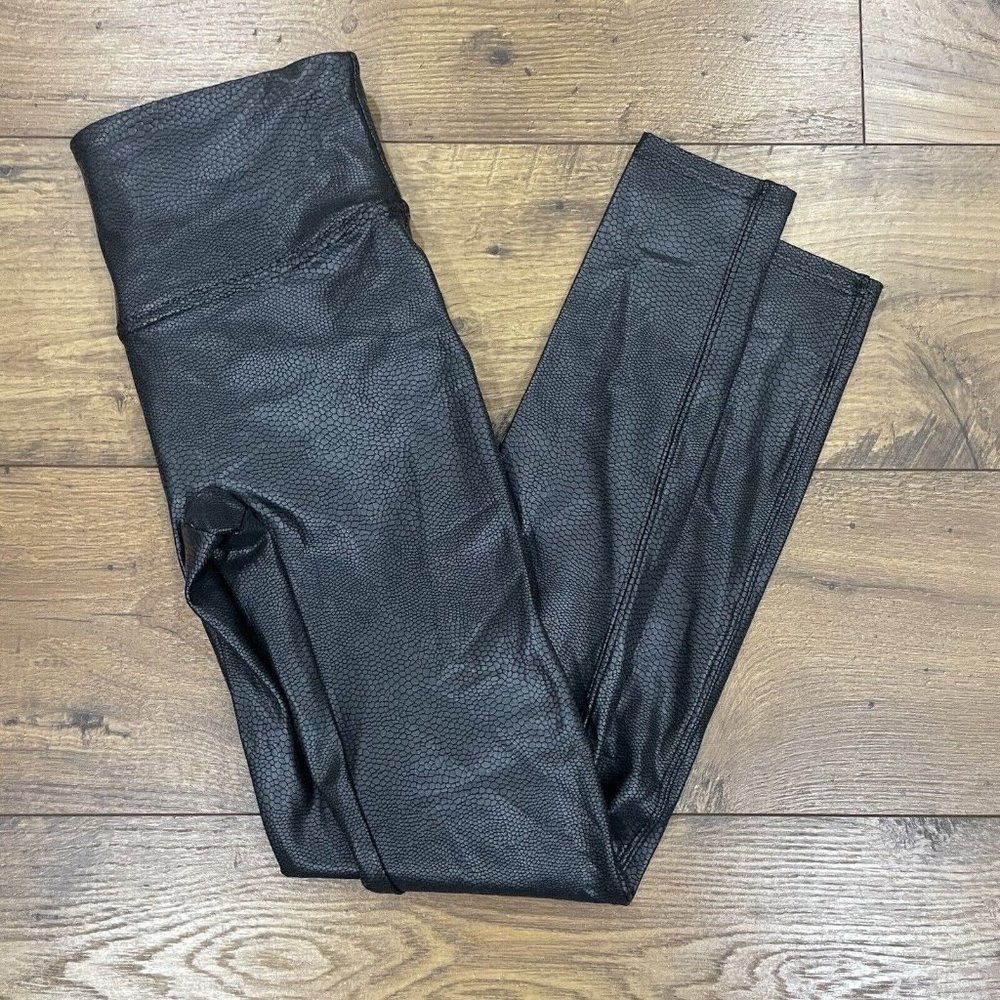 SPANX Leggings Womens Small Faux Leather Pebbled Black Stretch Slim Ankle Pants